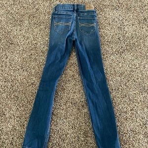 Girls abercrombie jeans - size 9/10 slim